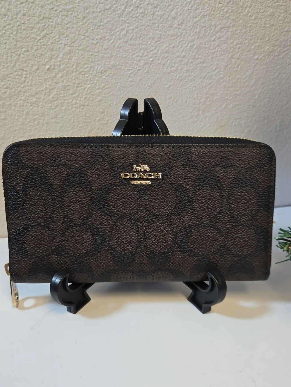 EUC COACH Brown Signature Zip Around Wallet with Gold Hardware